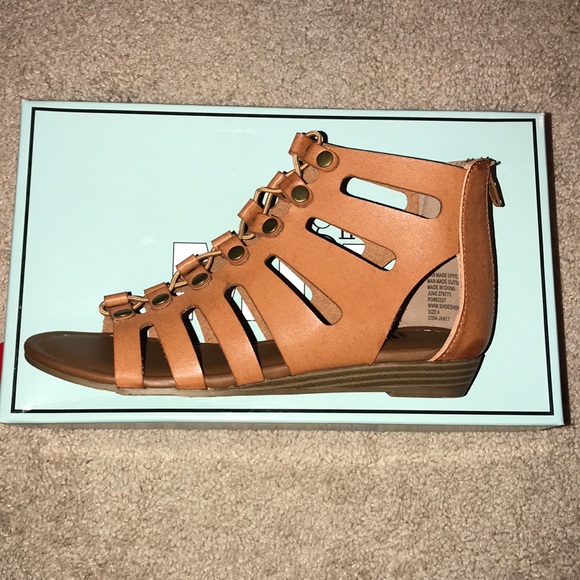 Mia Girl Sandals - Picture 2 of 5